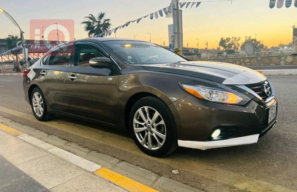 نيسان ألتيما